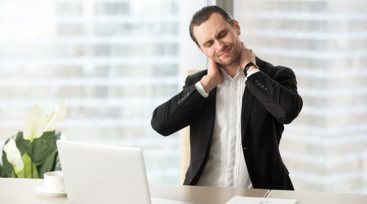 como-quitar-una-contractura-del-cuello